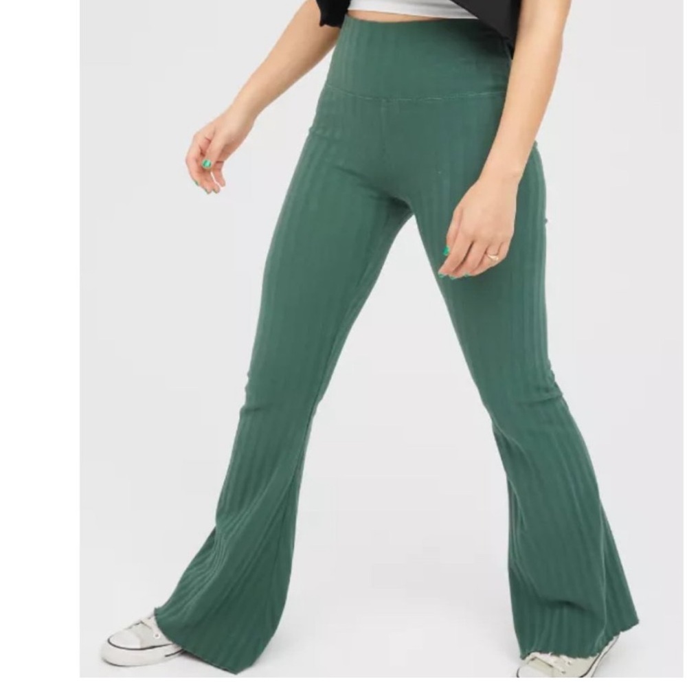 Aerie offline ribbed flare leggings green OG grove sycamore